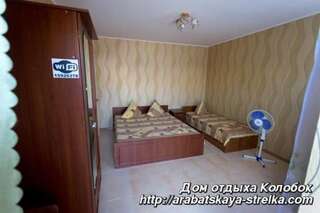 Мини-отель Kolobok Guest House Геническ Стандартный трехместный номер-2